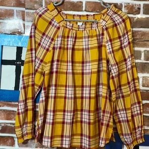 Women’s blouse size M